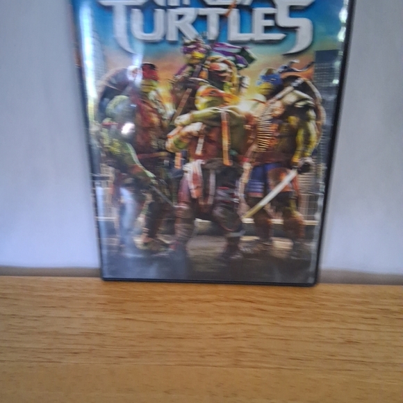 Teenage Mutant Ninja Turtles DVD - Picture 2 of 6